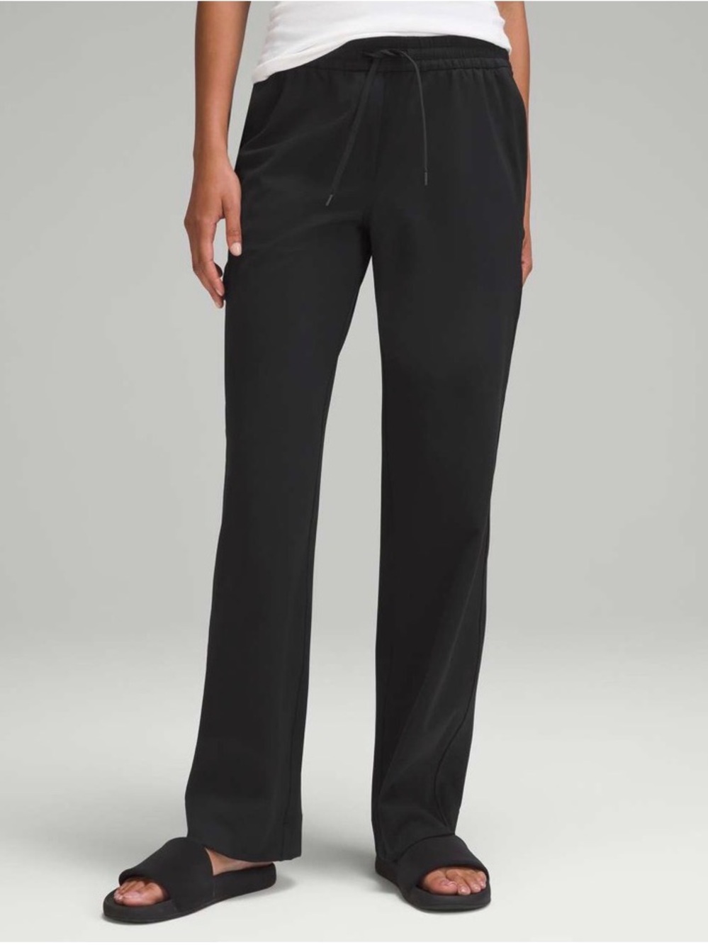Lululemon Luxtreme Mid-Rise Straight-Leg Trouser
Black Size Large